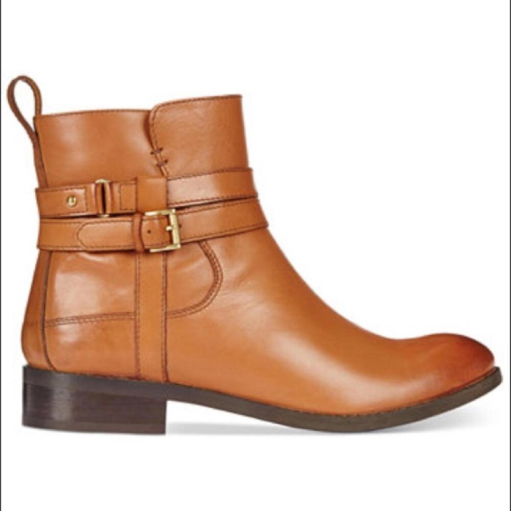 Clarks Artesian Pita Austin Waterproof Booties